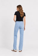 High-Waist Jeans High-Waist Jeans