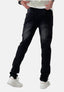 Eine Person steht mit dem Rücken zur Kamera und präsentiert die schwarze Jeans Elara im modernen Waschlook und ein weißes Hemd. Ihre Hände stecken in den Gesäßtaschen und betonen so die schmeichelhafte Passform und die stilvollen Details der Jeans.